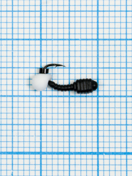 Мормышка Личинка Куб Drops белый  ( Larva Cube) 0,28/2, чёрный